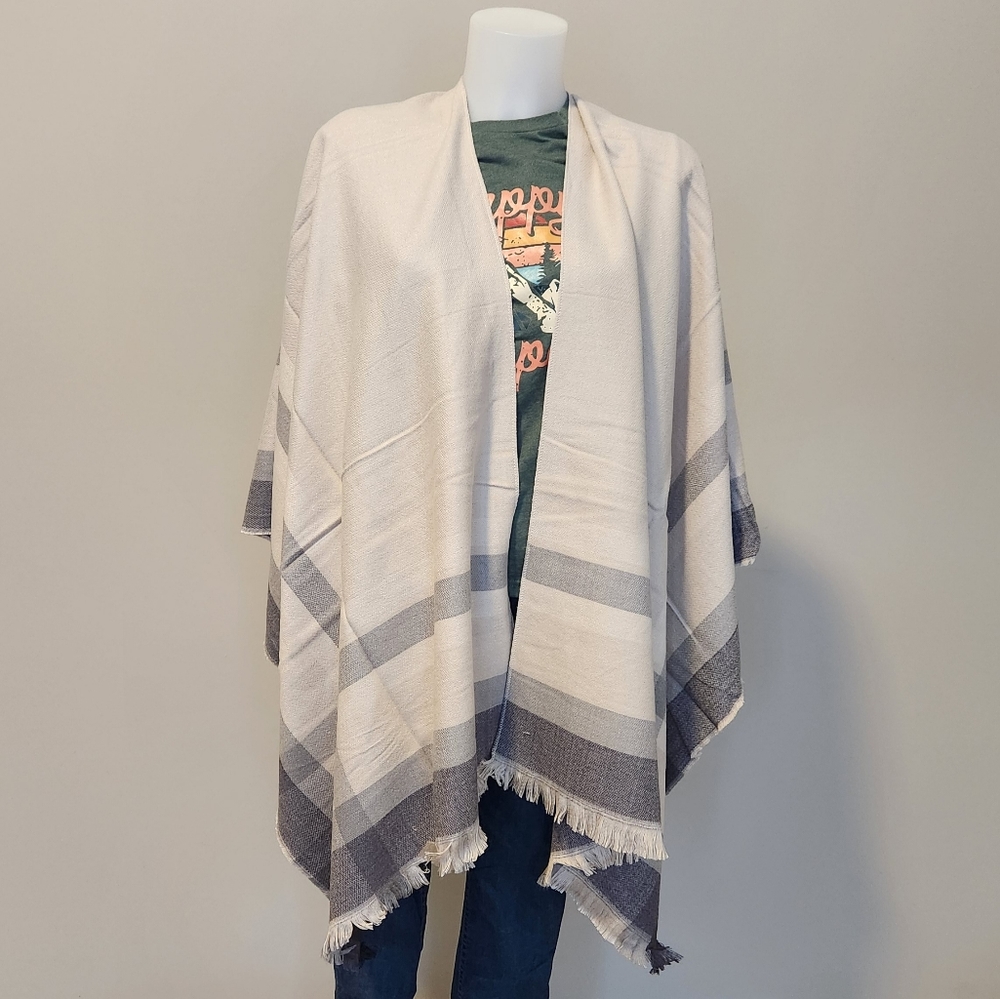 NWOT Super soft plaid wrap